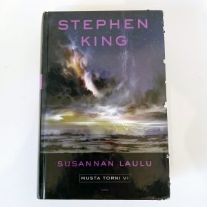 Kirja – Stephen King – Musta torni 6